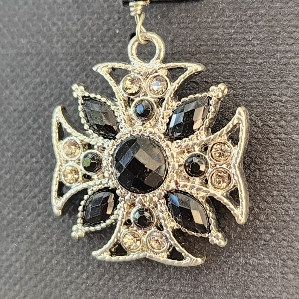 Cookie Lee Black and Silver Earrings #23166 NWT - Picture 5 of 8